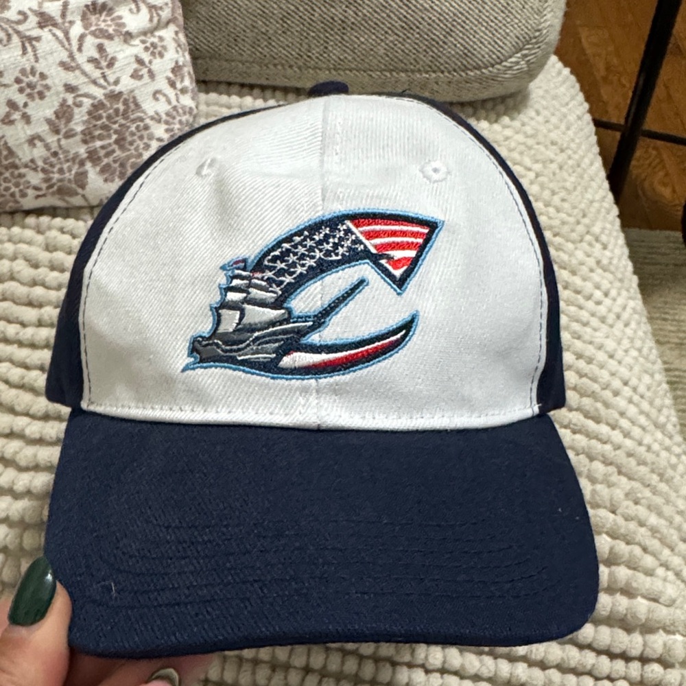 Adjustable baseball hat